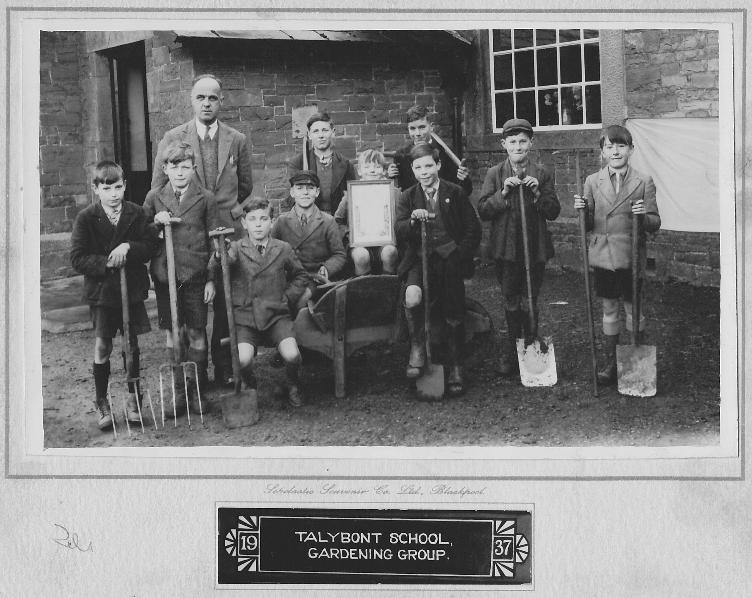 Talybont School gardening 1937