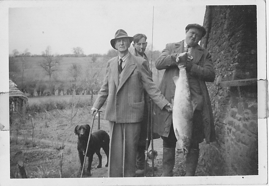 Evan Morgan of theTower Usk Keeper with Mel Budden holding the salmon